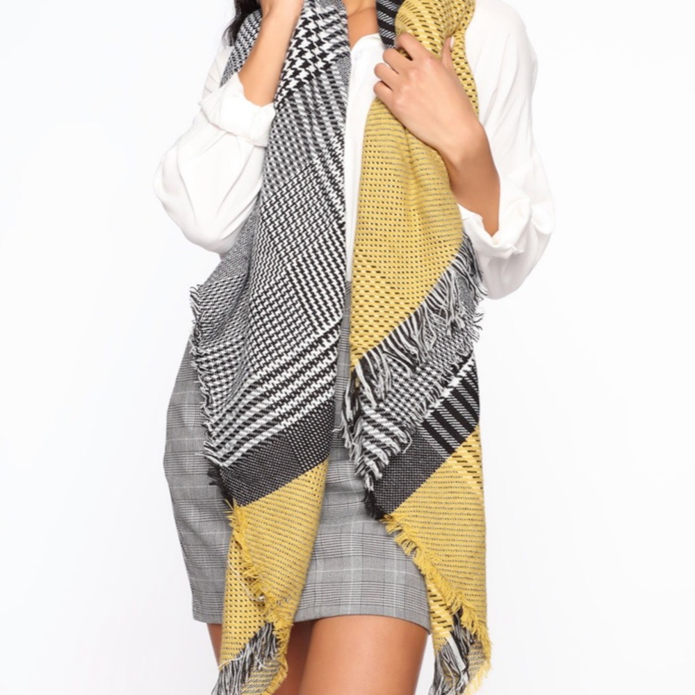 ✨3 for $20✨ NWOT scarf from Fashion Nova